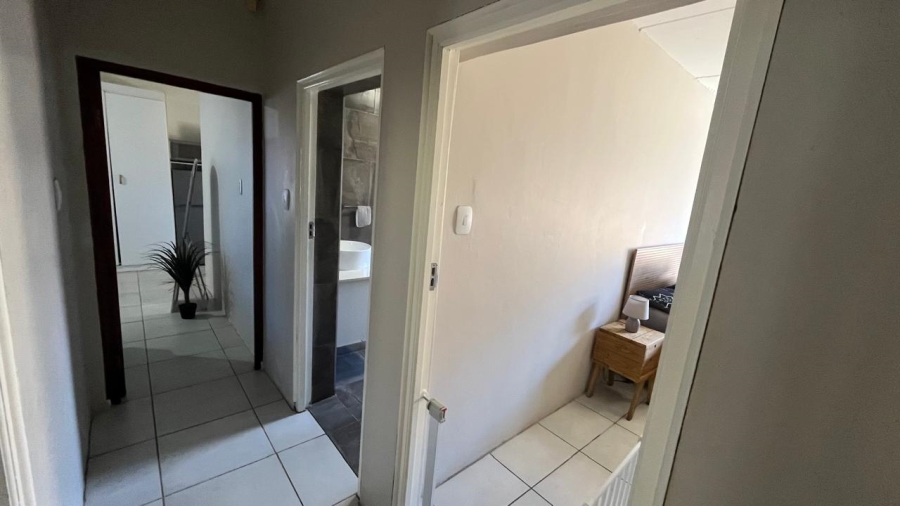 5 Bedroom Property for Sale in Wavecrest Eastern Cape